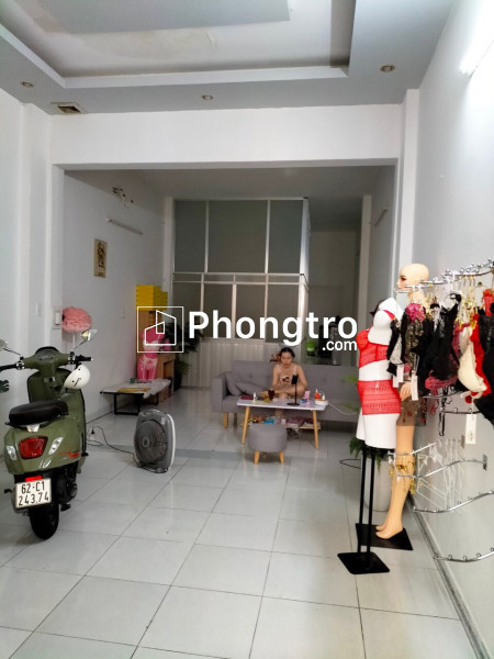 Cho thuê vtkd thoại ngọc hầu quận tân phú 4 x 19m- 3 tâng chỉ 12 trieu