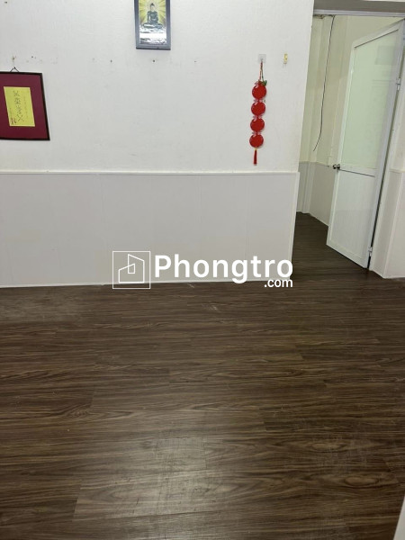 Cho thuê nhà 70m2, mt4.5m, nhà c4, 2n, đủ đồ, 7tr, lạc long quân.