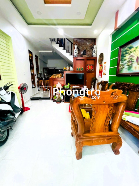 Cho thuê nhà 1t2l 3pn full nội thất hẻm thông xe hơi đường lê văn chí linh trung
