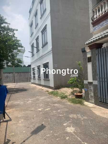 Phòng có ban công trong nhà nguyên căn tại tp thủ đức