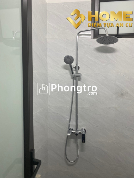 Mt2017. cho thuê nhà mặt đường nguyễn văn linh 60m 4 ngủ kinh doanh sạch sẽ