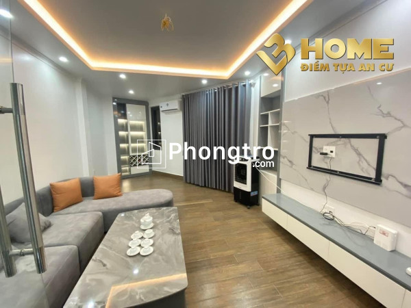 Mt2835. cho thuê nhà mặt đường vũ chí thắng 50m2 mặt tiền 10m