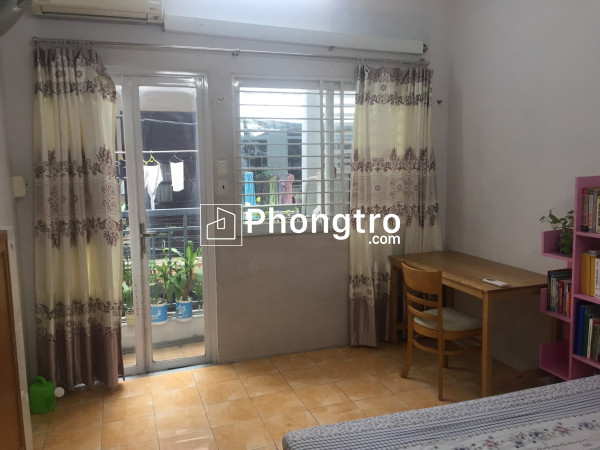 Nhà 2 mặt tiền hẻm xe hơi cmt8 -  2 tầng 2 phòng ngủ