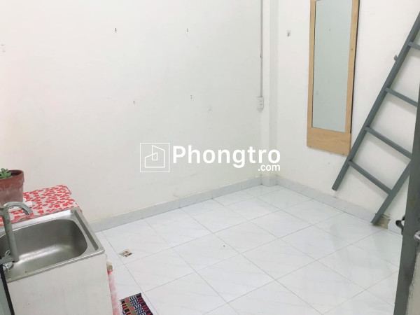Chính chủ cho thuê phòng trong nhà nguyên căn gần chợ xóm mới - tp hồ chí minh