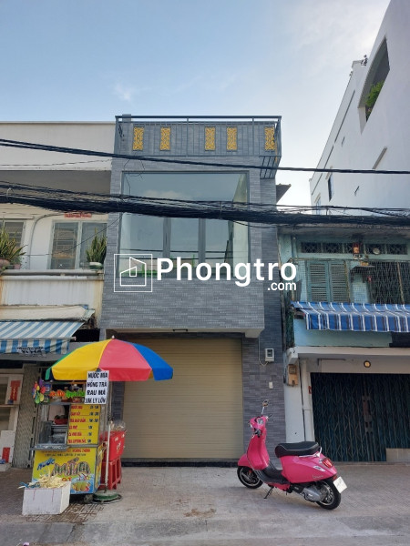 Cho thuê nhà mặt tiền xóm đất, p8, q.11 ( gần đường 3/2 - dương đình nghệ, có hẽm sau thông