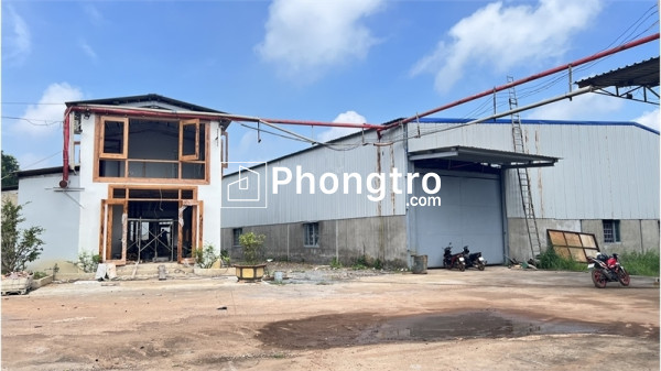 Nhà xưởng xây dựng sẵn, tiếp nhiều ngành nghề sx, có trạm riêng, phòng cháy đầy đủ