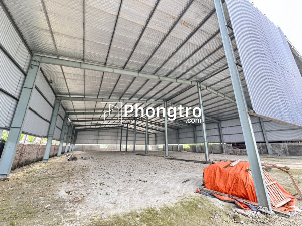Cho thuê kho xưởng 1450m2 ở song phương , hoài đức, hà nội. khung zamin cao 10m xe container đỗ