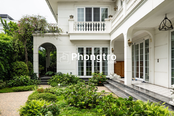 Cho thuê biệt thự 1000m2 trung tâm quảng an, tây hồ, giá 7500usd/tháng