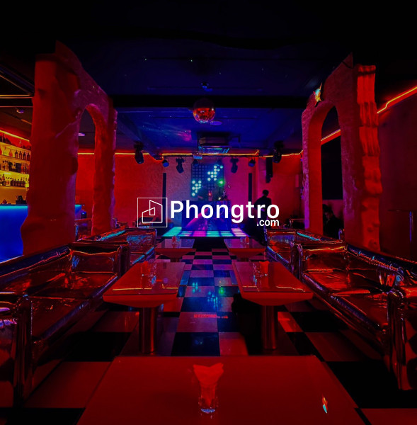 Mình sang quán lounge ~180m2 gần bùi viện, quận 1