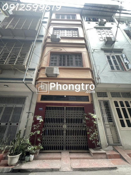 Cho thuê nhà mặt tiền số 189  hướng tây bắc mặt tiền phố trần quốc hoàn,cầu giấy, hà nội