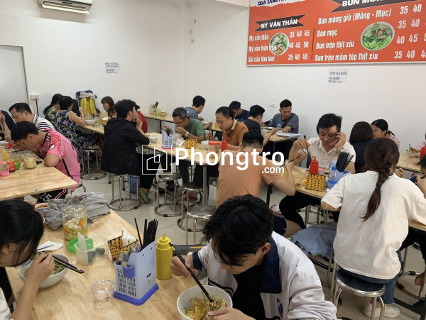 Nhà có ng đi viện vs mới đẻ nên em cần sang nhượng lại quán đồ uống & ăn vặt