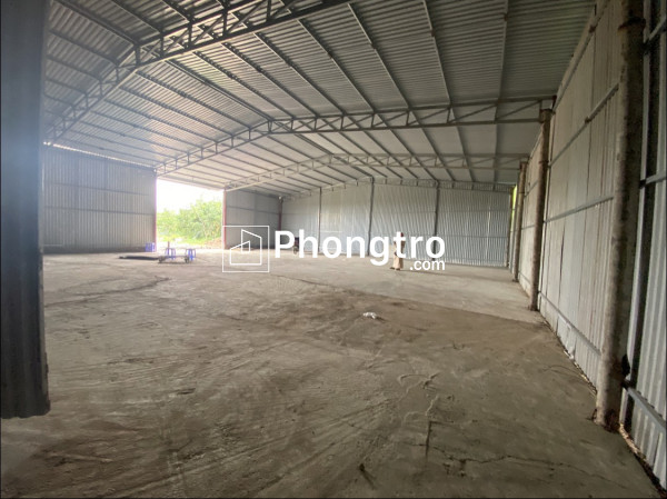 Cho thuê kho 300m bx nước ngầm,phan trọng tuệ, thanh trì hn giá 75k/m