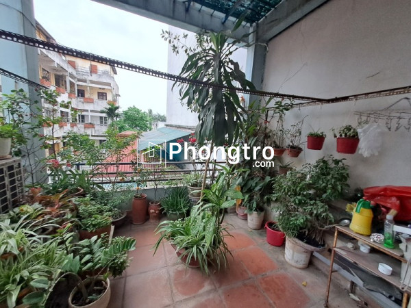 Cho thuê nguyên nhà lô góc mặt phố tôn đức thắng, đống đa. kd sầm uất