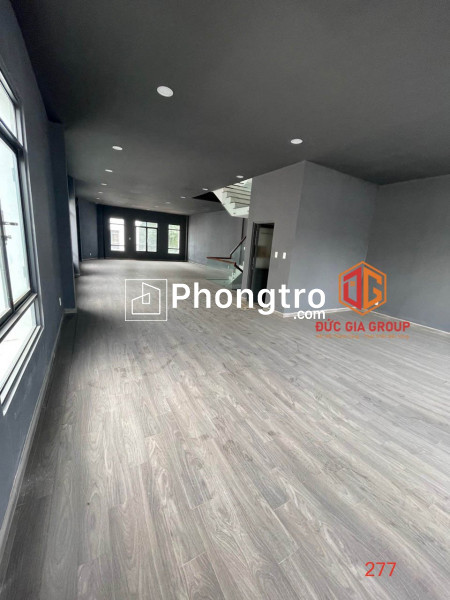 Cho thuê shophouse vincom, 8,6m x 22m chỉ 25 triệu/tháng