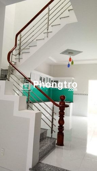 Cho thuê nhà giá rẻ hẻm xe hơi trung tâm xã nhơn đức, huyện nhà bè